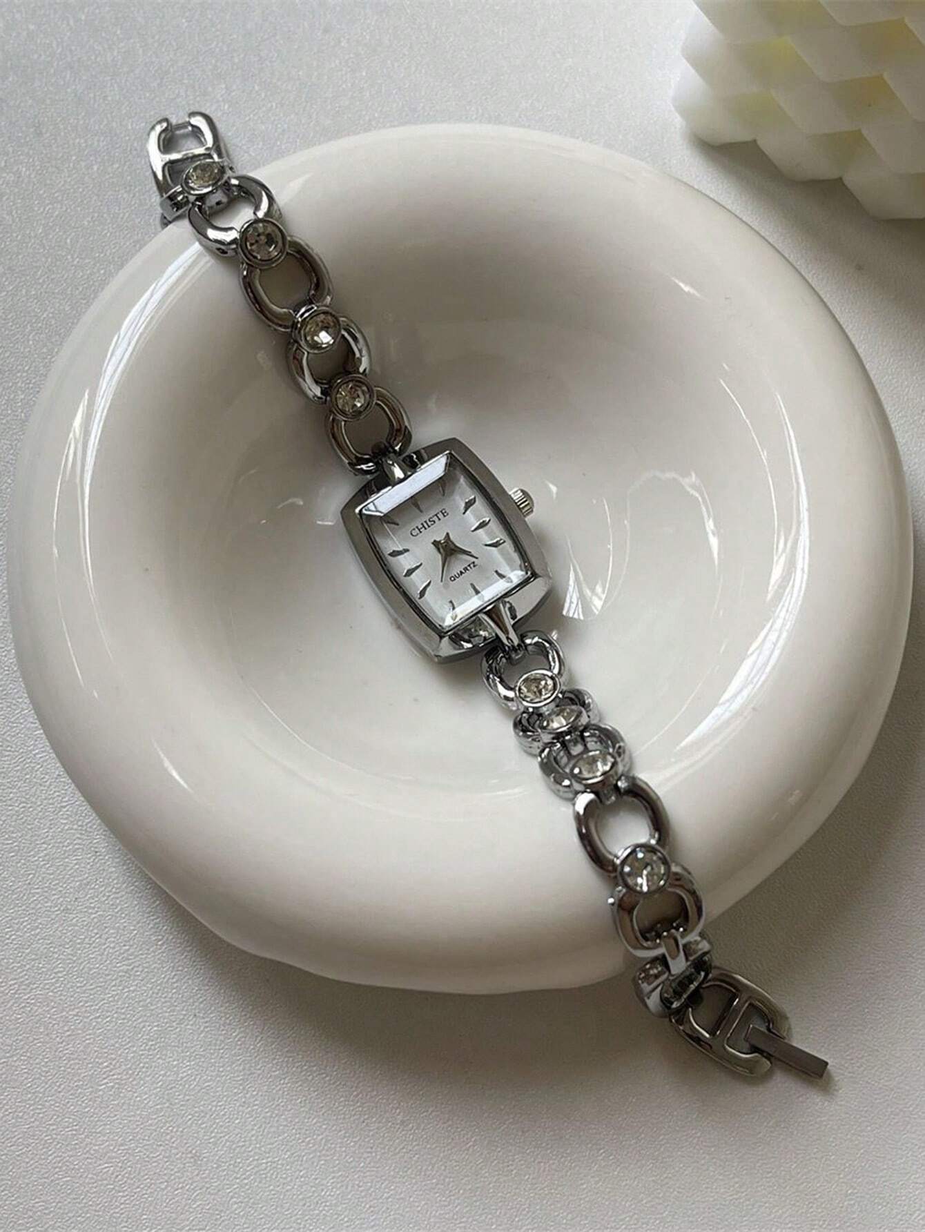 Photography Lighting Difference - 1pc Minimalist Square Chain Strap Watch,